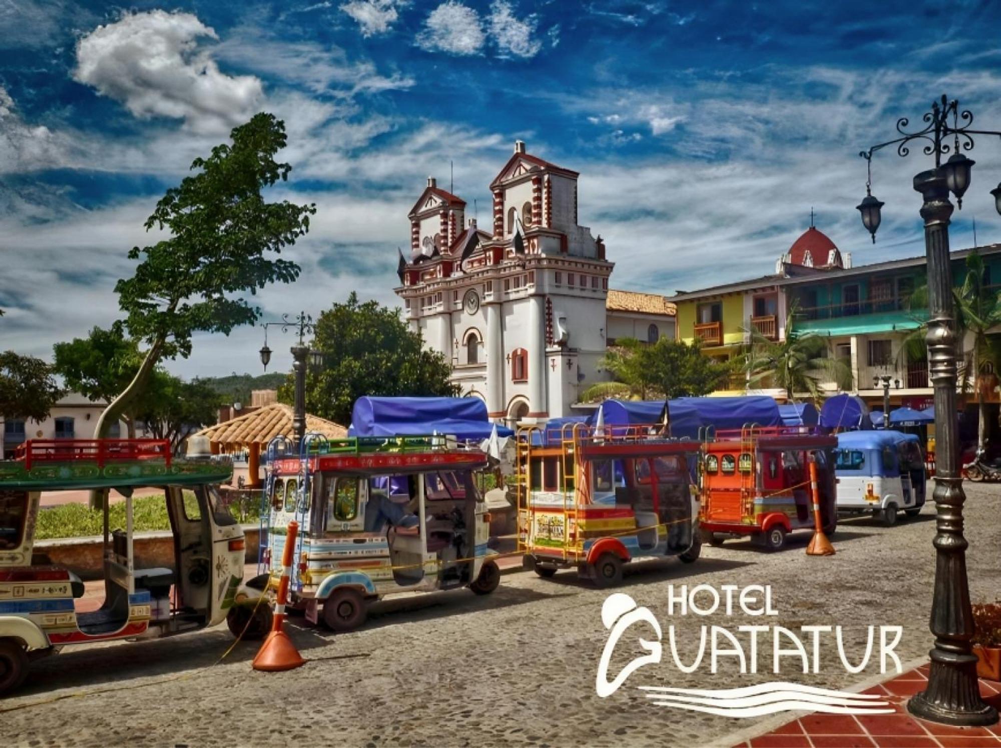Hotel Guatatur Гуатапе Экстерьер фото