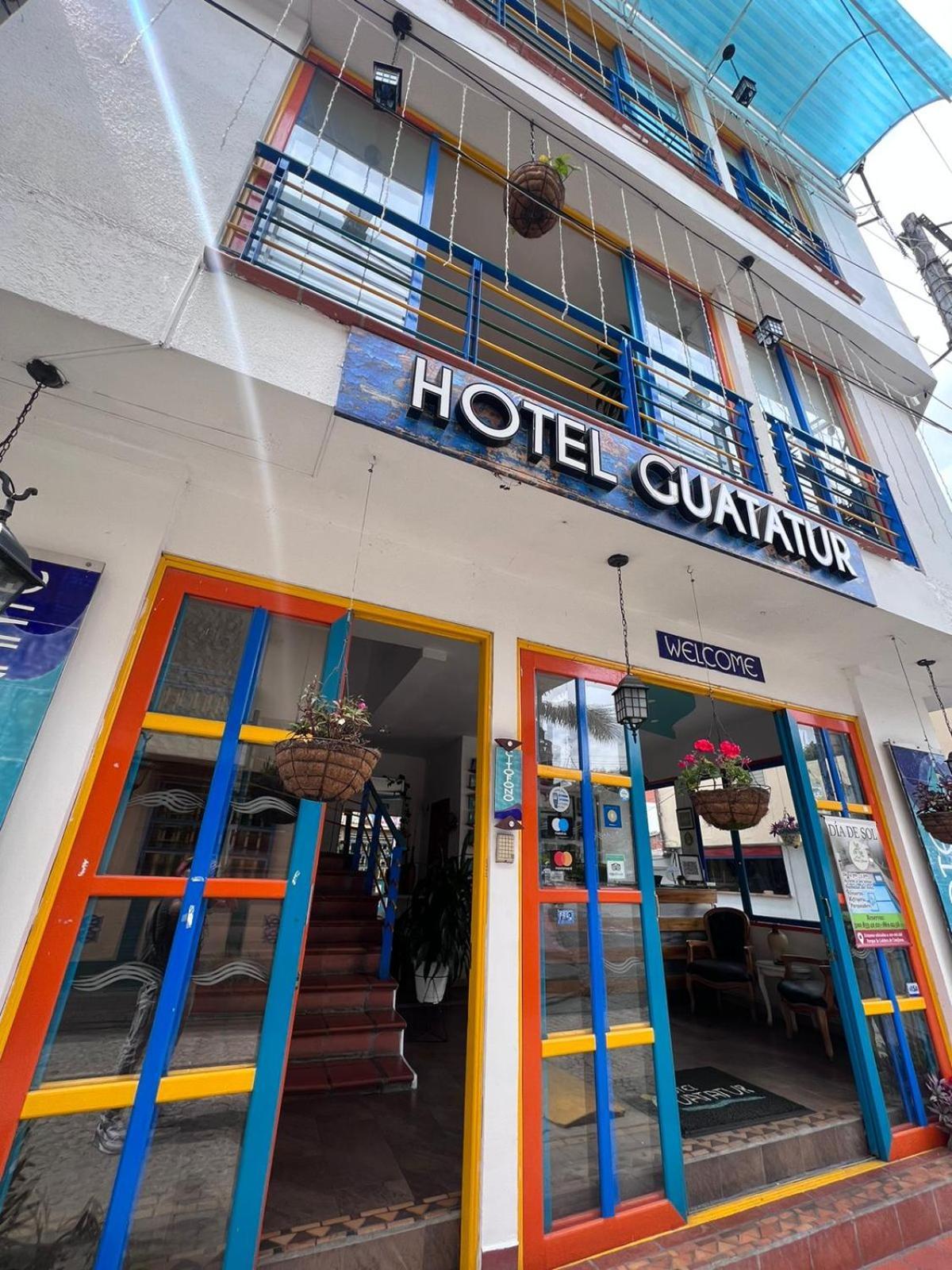Hotel Guatatur Гуатапе Экстерьер фото
